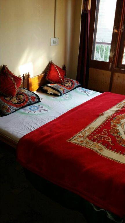 Taj Guest House Srīnagar 外观 照片